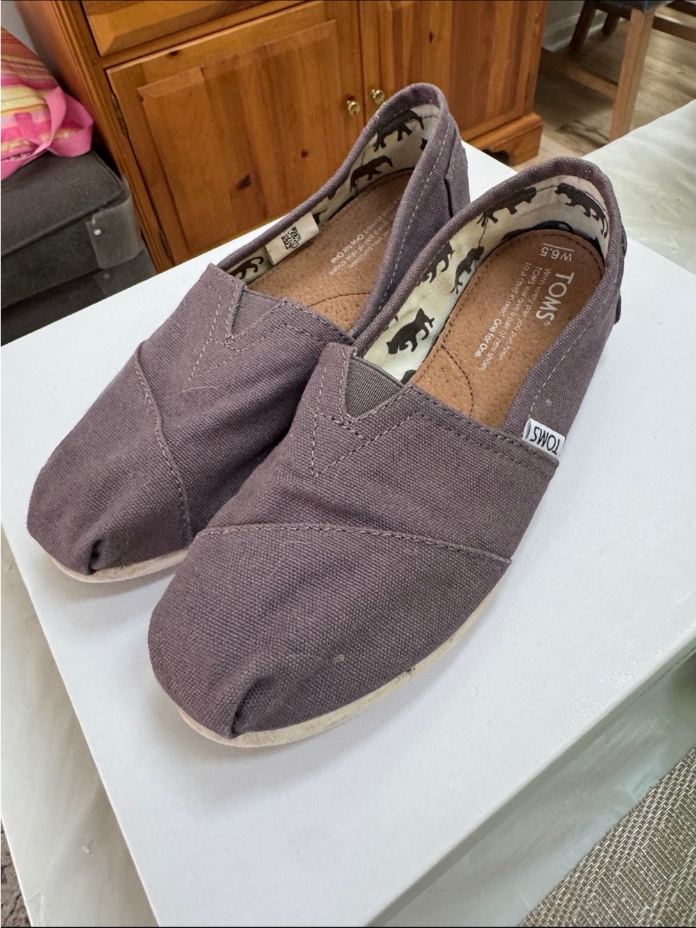 TOMS Classic Canvas Slip-On Shoes in Dusty Grey Size 6.5